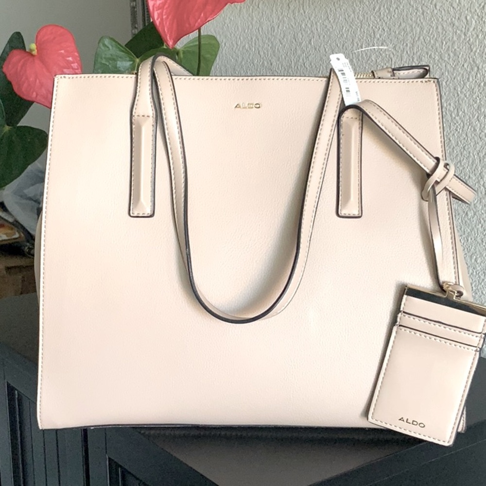 🫶🏼NWT ALDO Handbag, Purse Travel Bag Nude Beige with Gold Trim Zippers